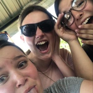 Meet your Posher, Shya